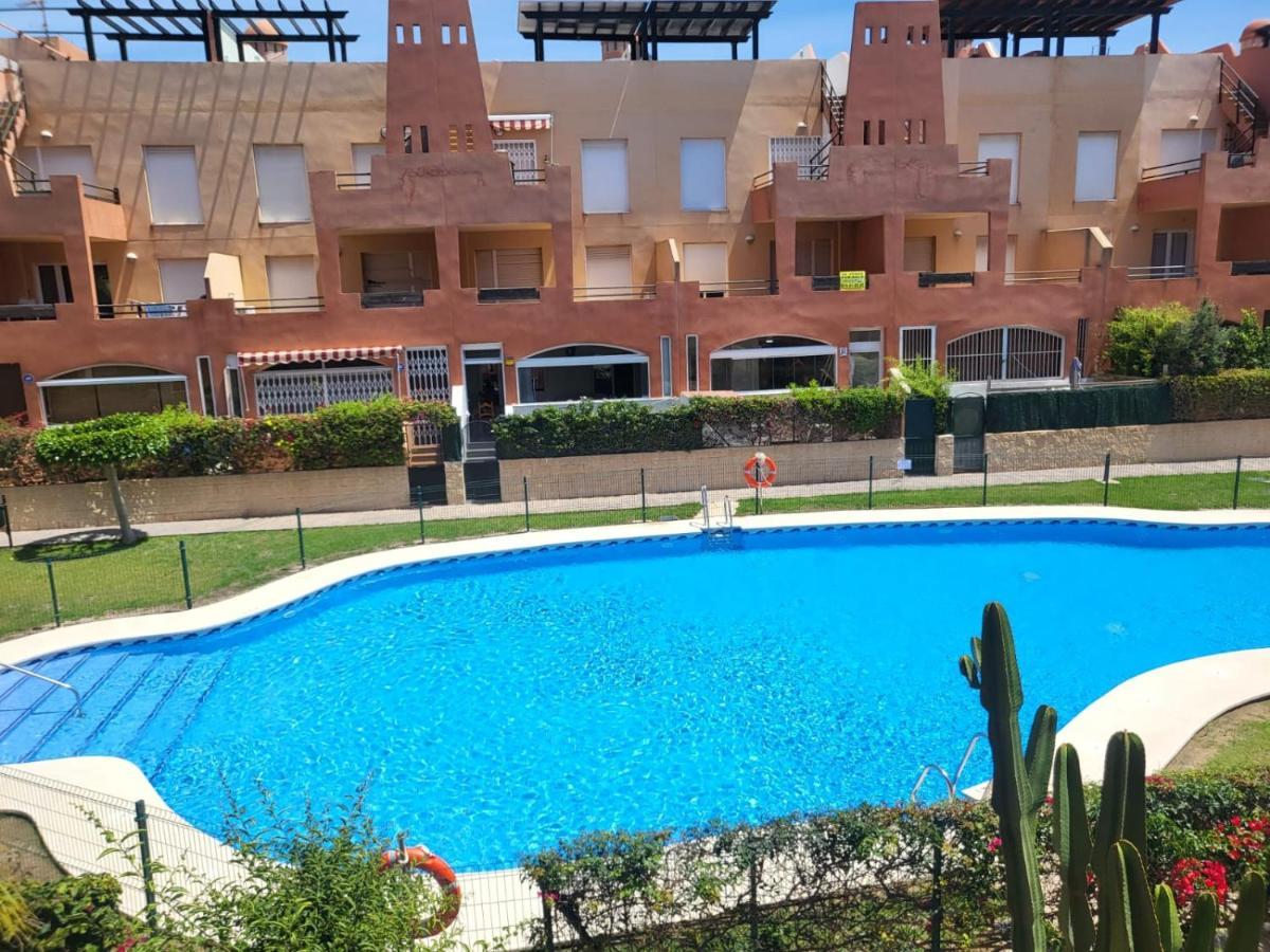 Apartamento Coqueto Con Terraza Y Cerca De La Piscina Comunitaria Y De La Playa! Apartman Playas de Vera Kültér fotó