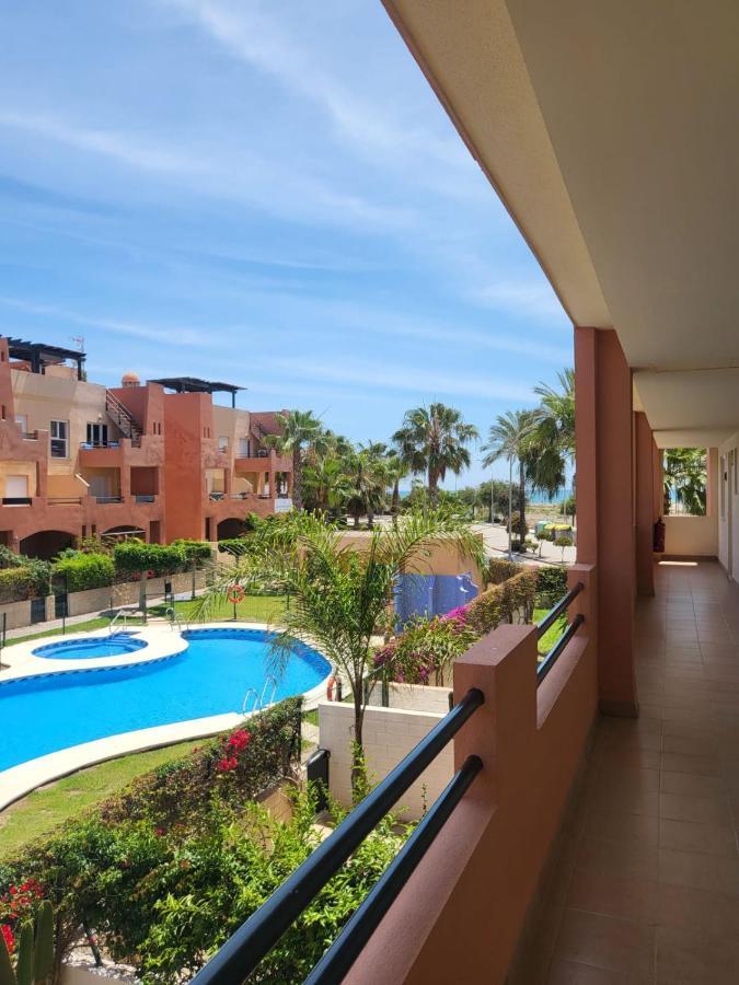 Apartamento Coqueto Con Terraza Y Cerca De La Piscina Comunitaria Y De La Playa! Apartman Playas de Vera Kültér fotó