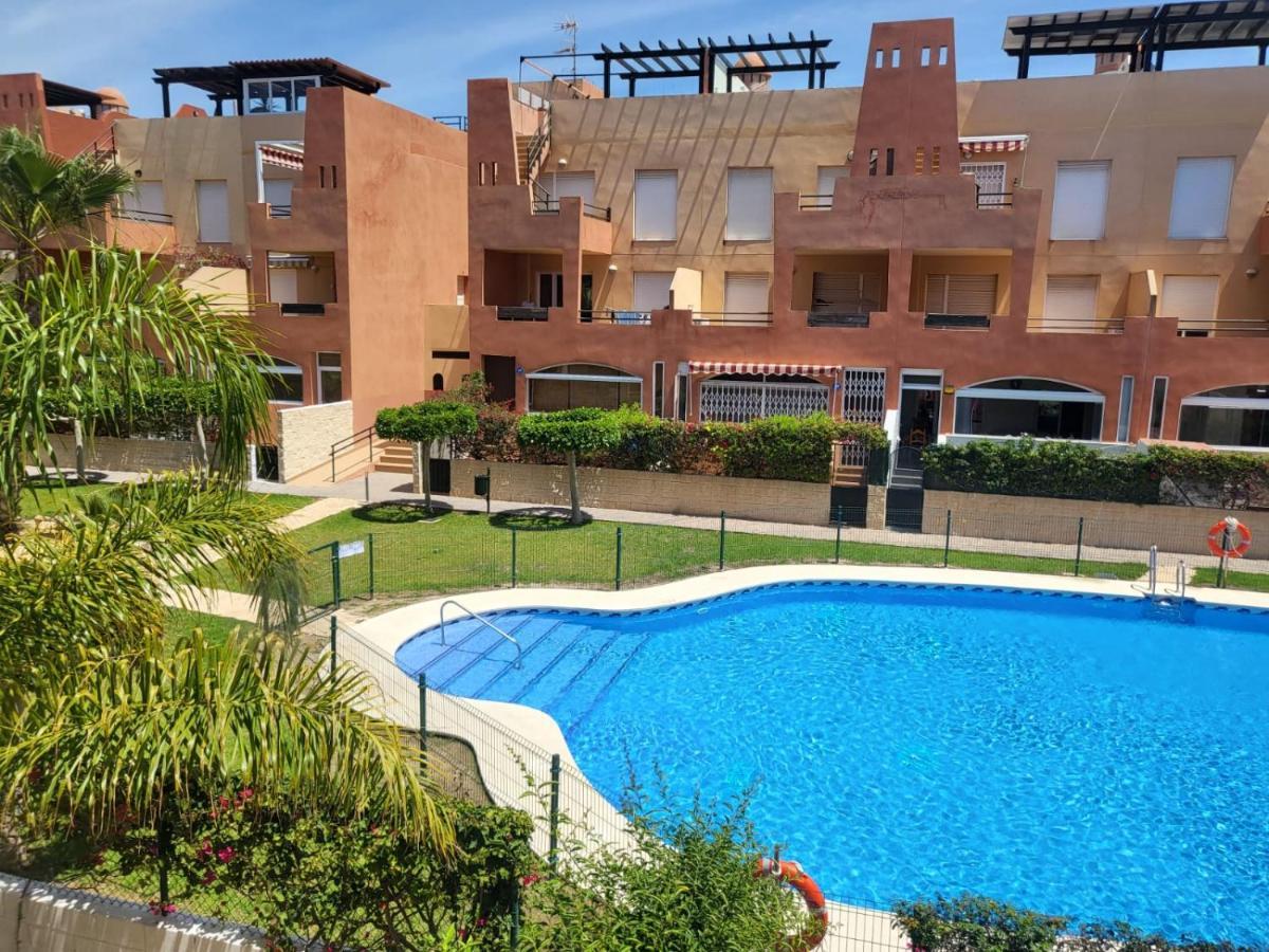Apartamento Coqueto Con Terraza Y Cerca De La Piscina Comunitaria Y De La Playa! Apartman Playas de Vera Kültér fotó